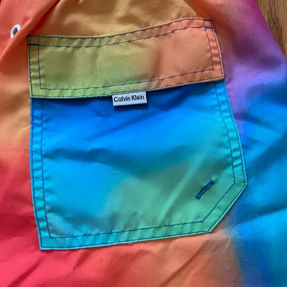 Calvin Klein CBCVPA13 yjl MODERN HOLOGRAPHIC Logo CK Shorts Multicolor Mens Size - Picture 3 of 6